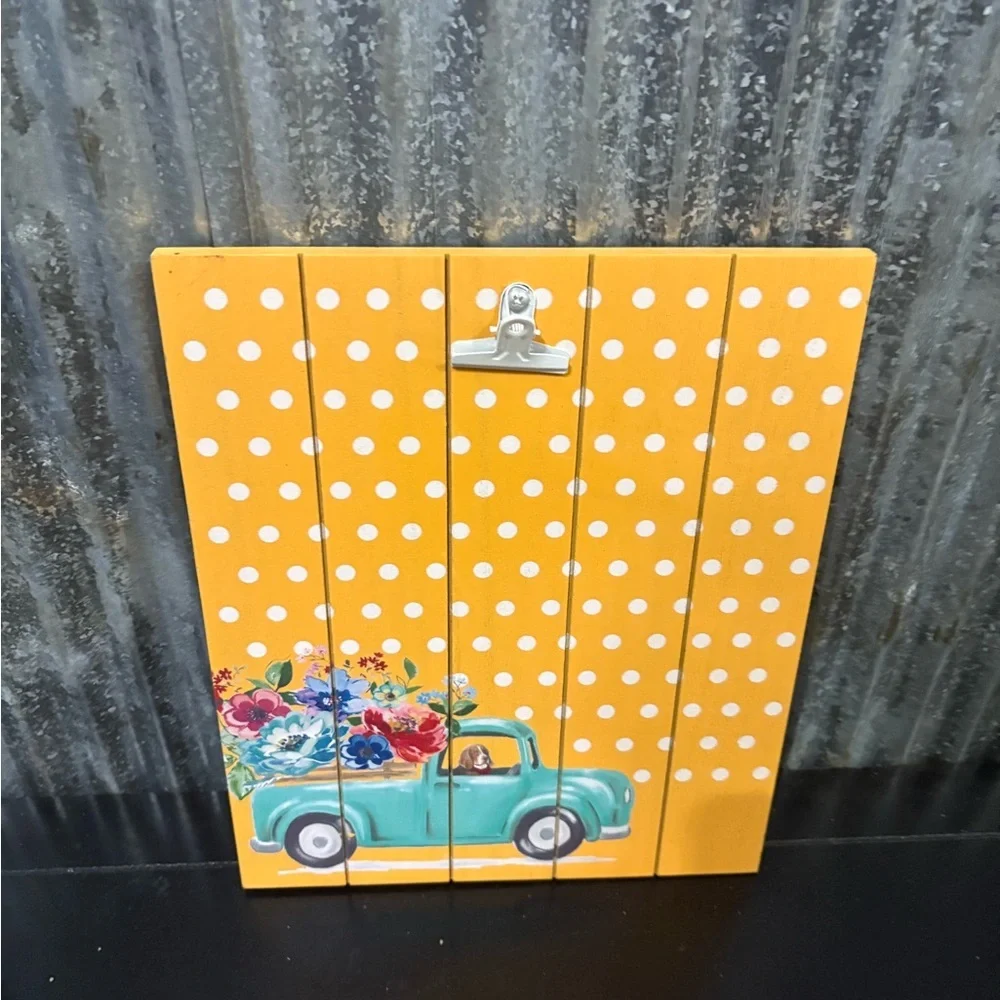 The Pioneer Woman Painted Pickup Truck Flowers Basset Hound Wooden Clipboard - Picture 1 of 2